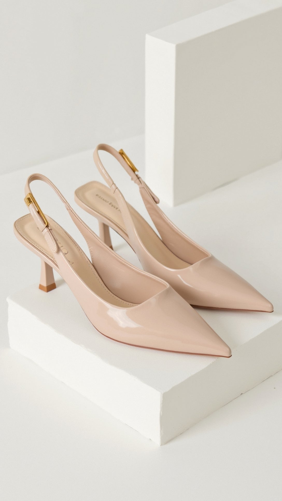 Elizabeth Glossy White Court Heels 8