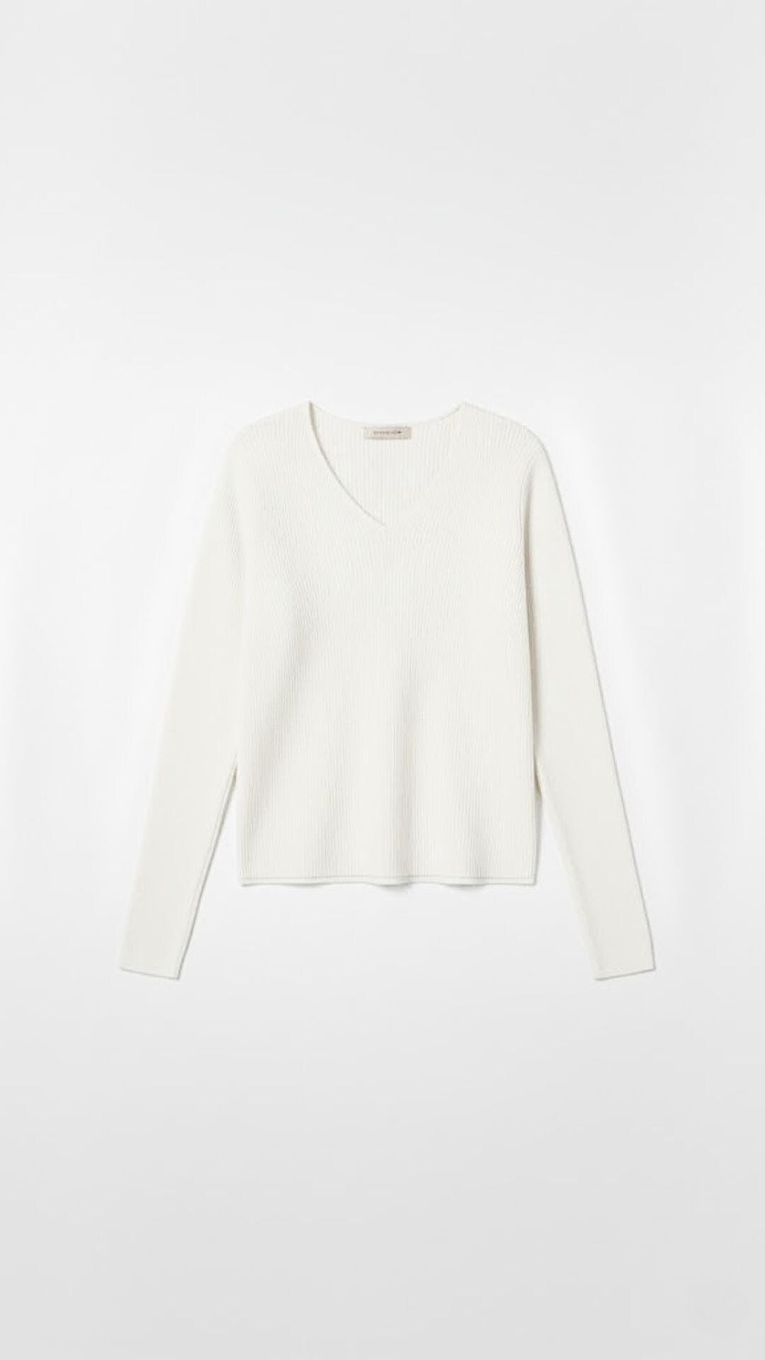 Michelle Textured Ribbed V-Neck Sweater 5